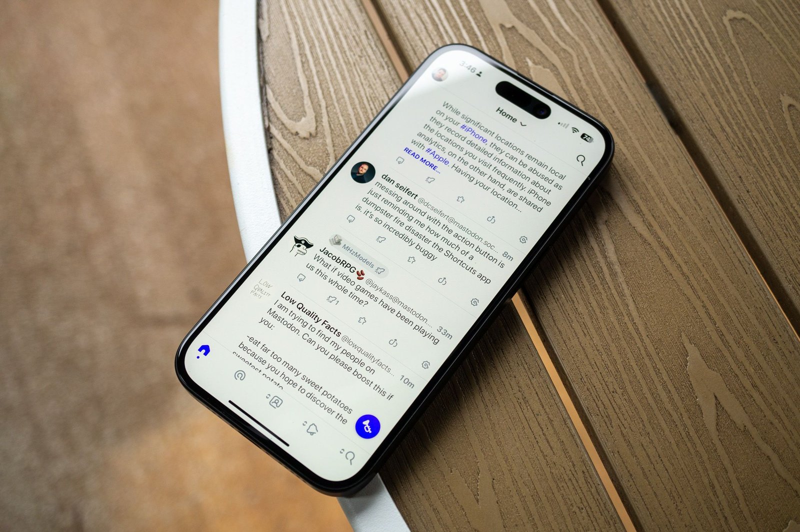 Application Ivory Mastodon sur l'iPhone 15.