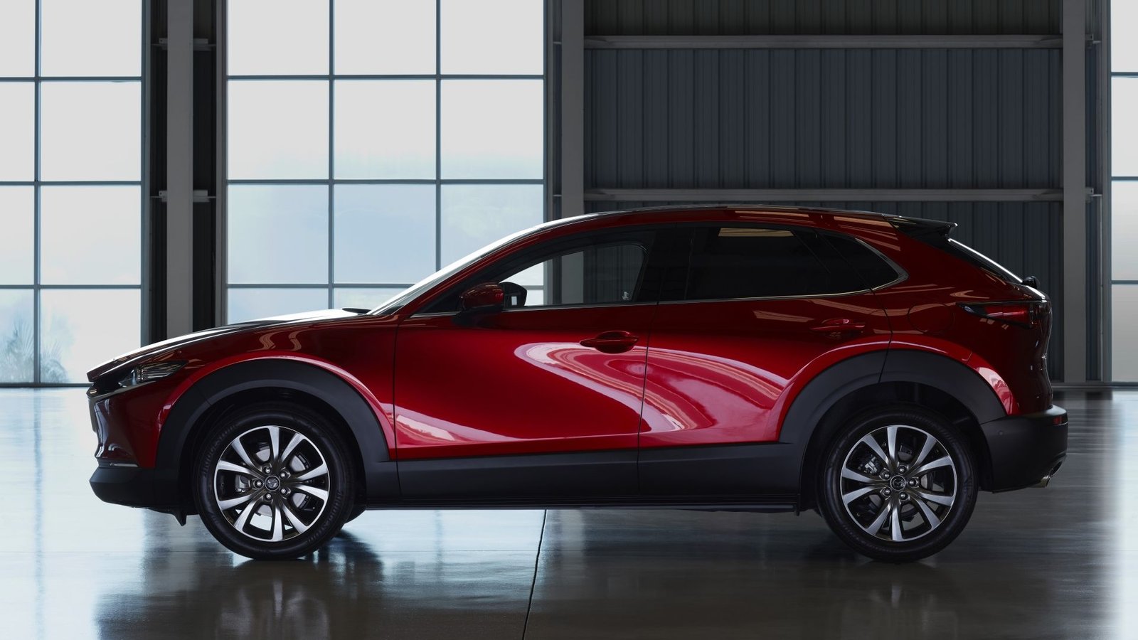 Profil latéral d'une Mazda CX-30 en 2023