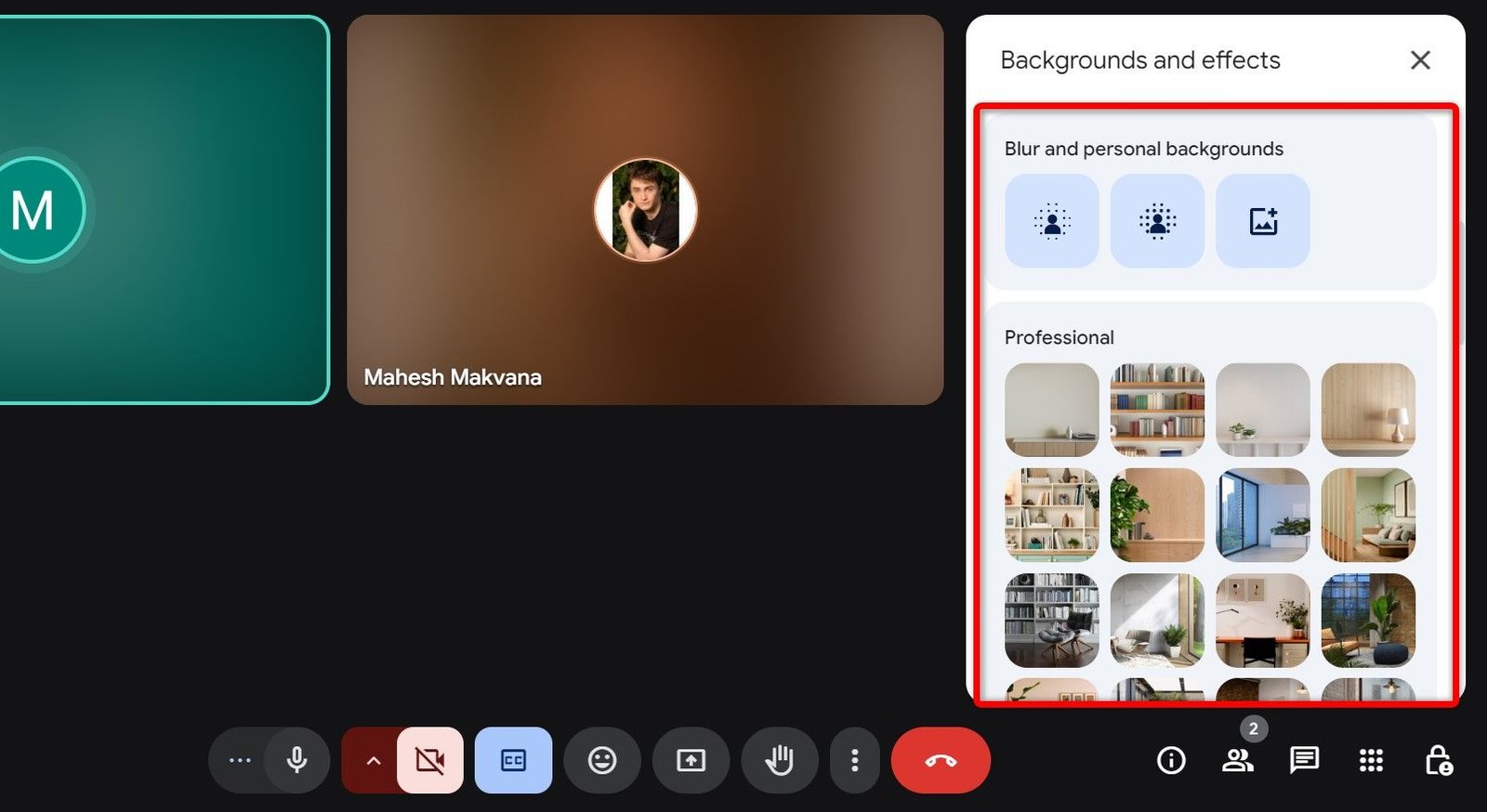 Blur et d'autres options mises en évidence sur Google Meet.