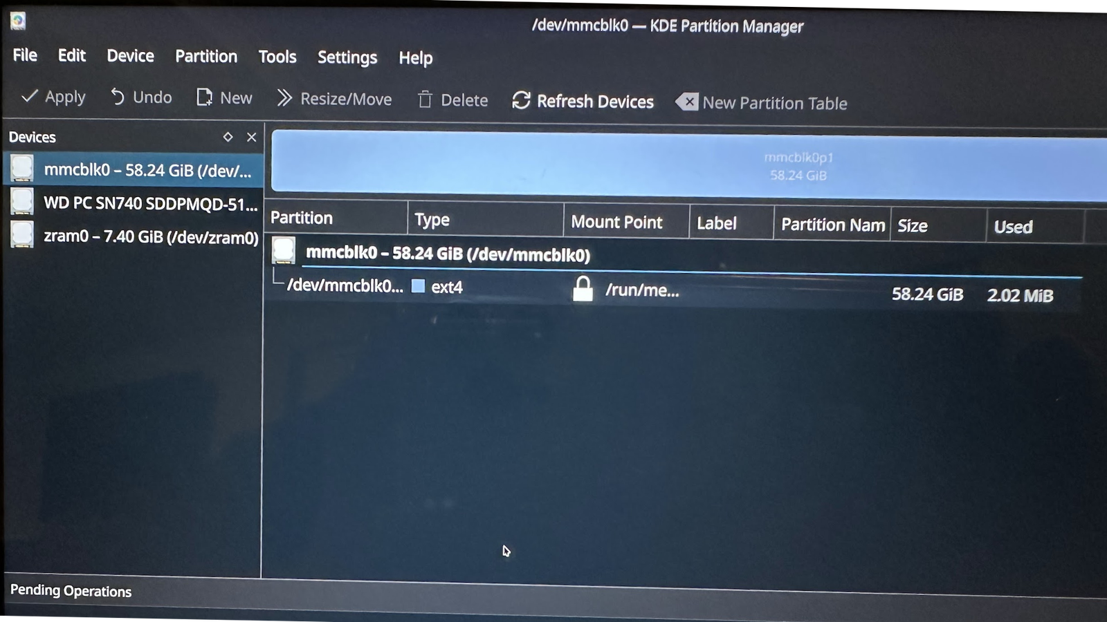 Gestionnaire de partition KDE montrant des lecteurs.