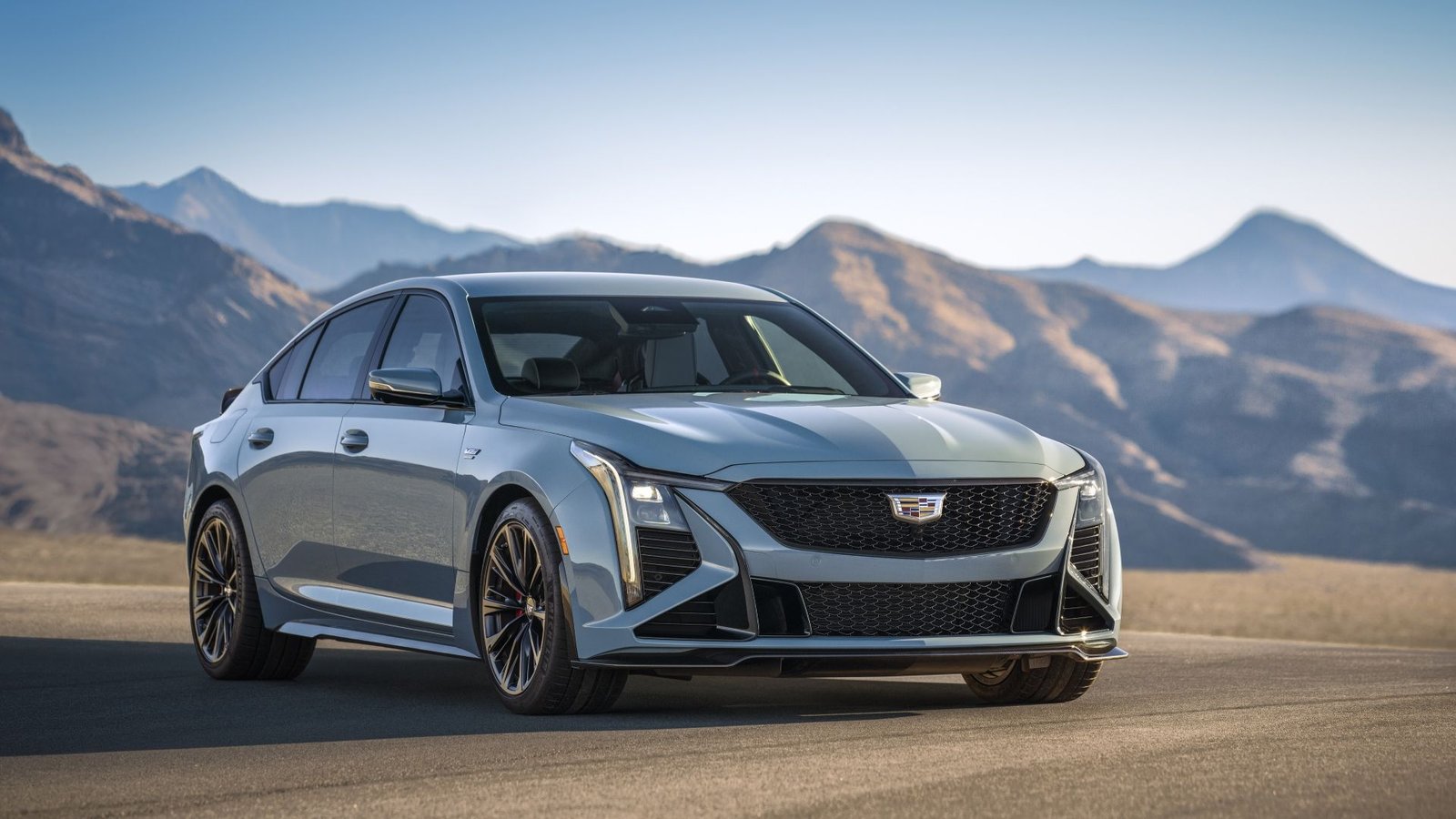 Avant 3/4 Puste d'une Cadillac CT5-V 2025 Blackwing