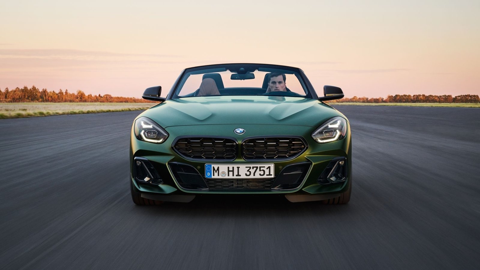 Fiche frontale d'une BMW Z4 en 2025