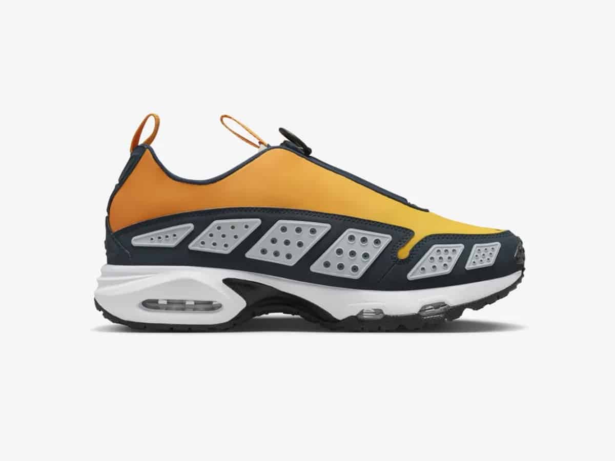 Nike Air Max SNdr 'Canyon Gold and Deep Ocean' | Image: Nike