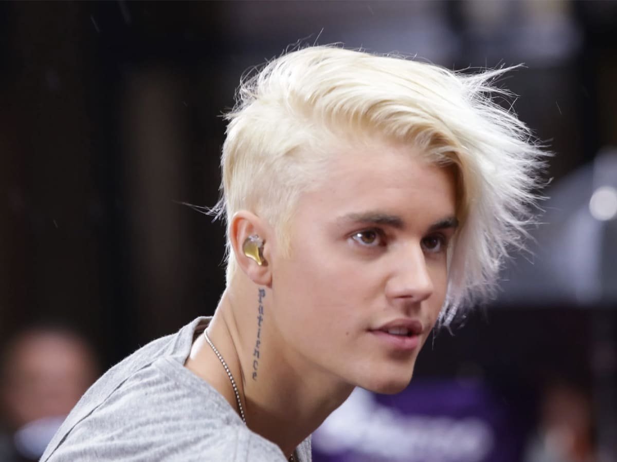 Justin Bieber avec les cheveux blanchis
