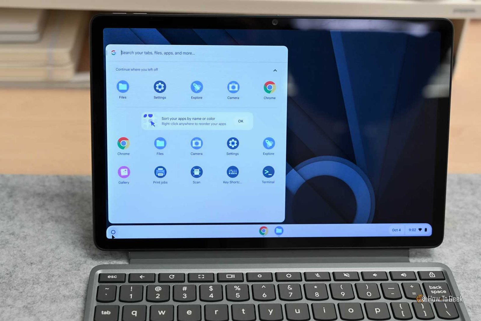 Menu de recherche ouvert sur le duo de 11 pouces Lenovo Chromebook.