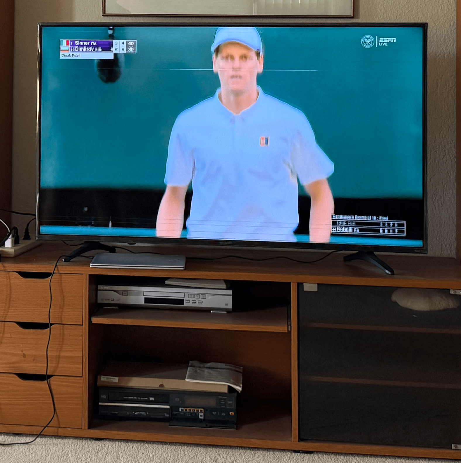 Le pouvoir de la nouvelle perspective - Regarder un téléviseur flou montrant Wimbledon
