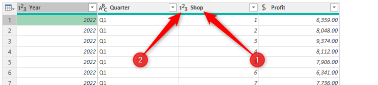Un en-tête de colonne dans l'éditeur de requête Power d'Excel est nommé Shop, et le type de données est un numéro entier.