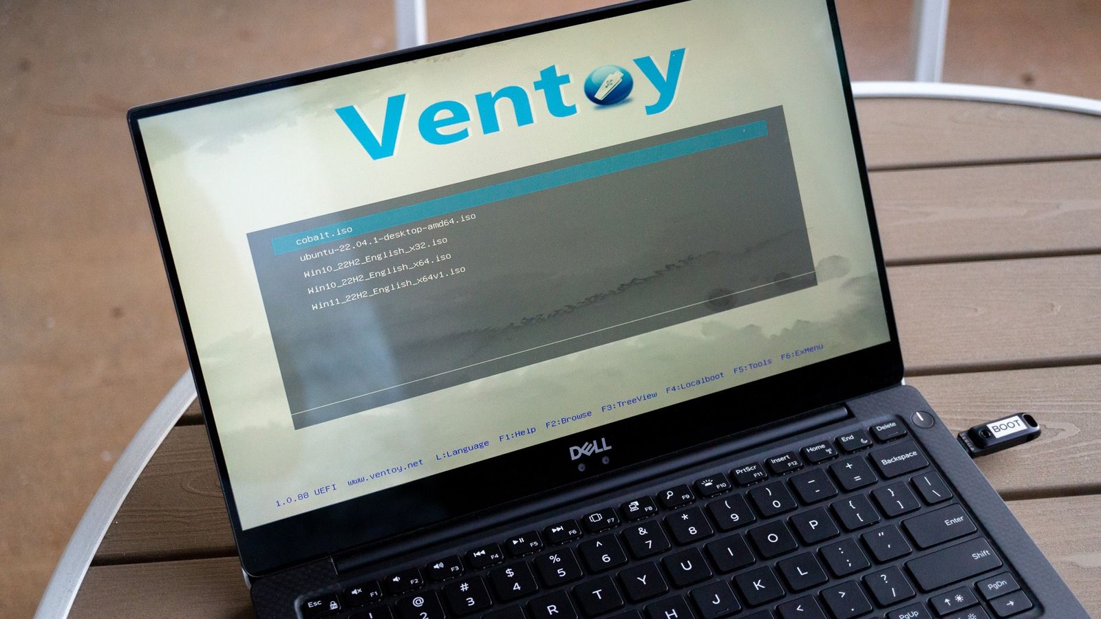 Écran de démarrage Ventoy sur un ordinateur portable.
