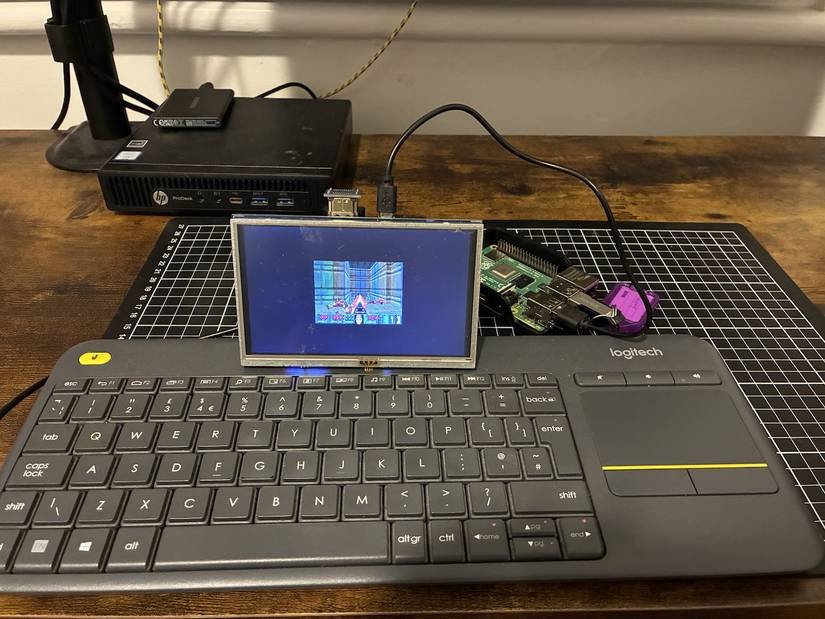 Doom fonctionnant dans Dosbox sur un Raspberry Pi.