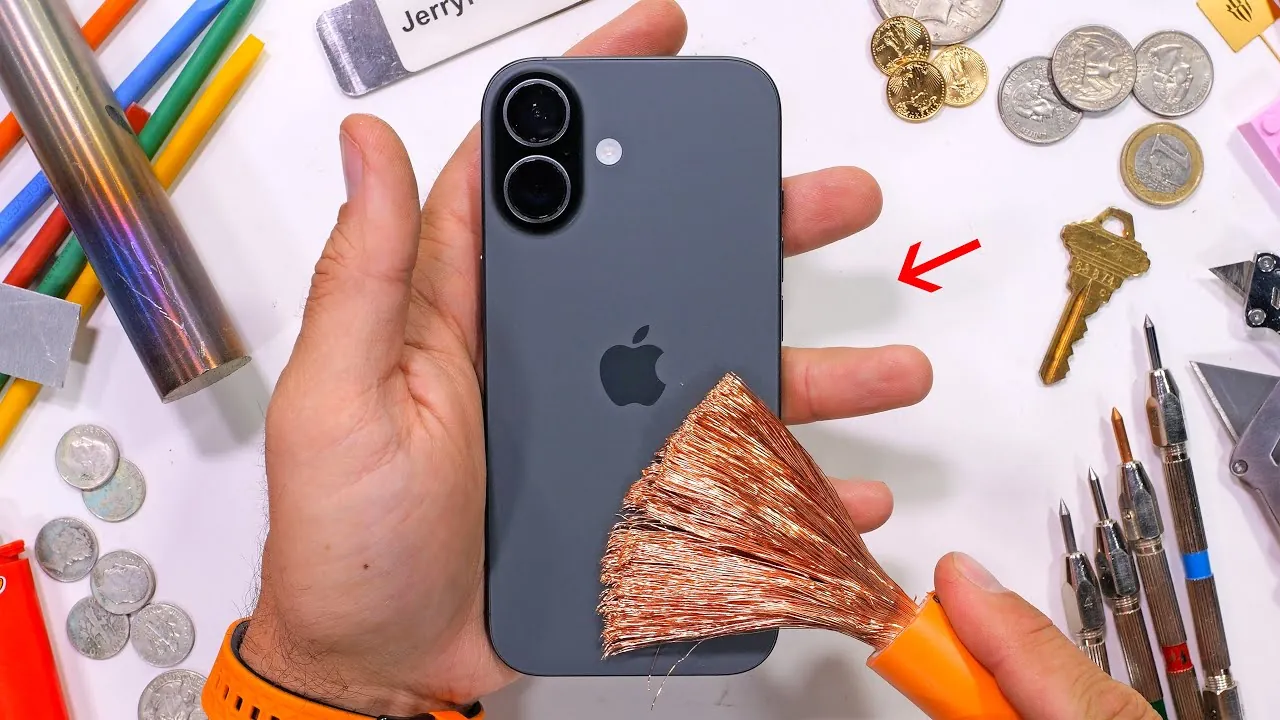Gros plan du verre de bouclier en céramique sur l'affichage de l'iPhone 17