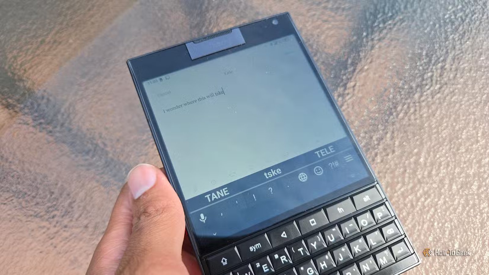 Mots suggérés au-dessus du clavier sur Unihertz Titan 2.