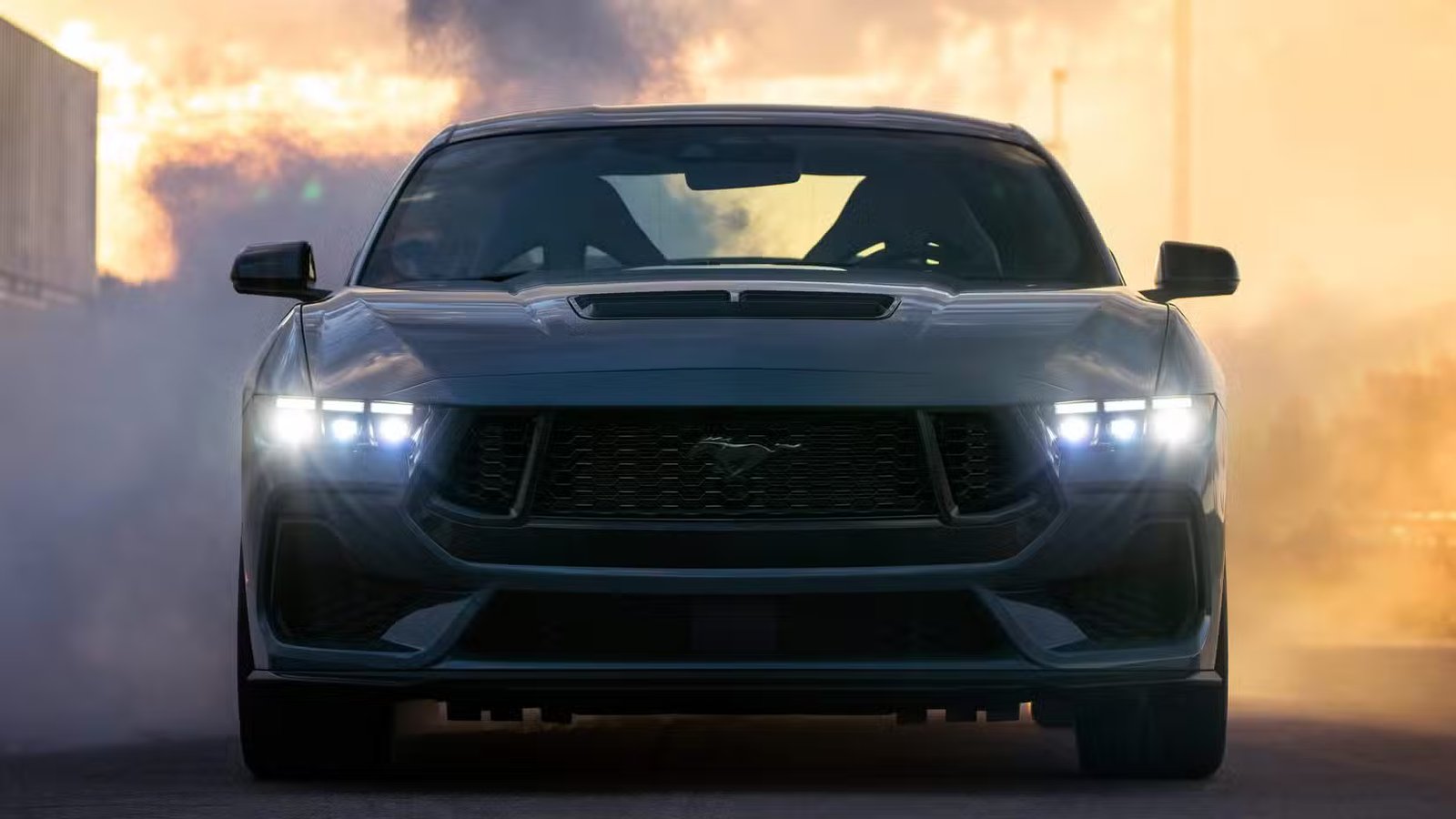 Photo frontale d'une Ford Mustang GT 2025