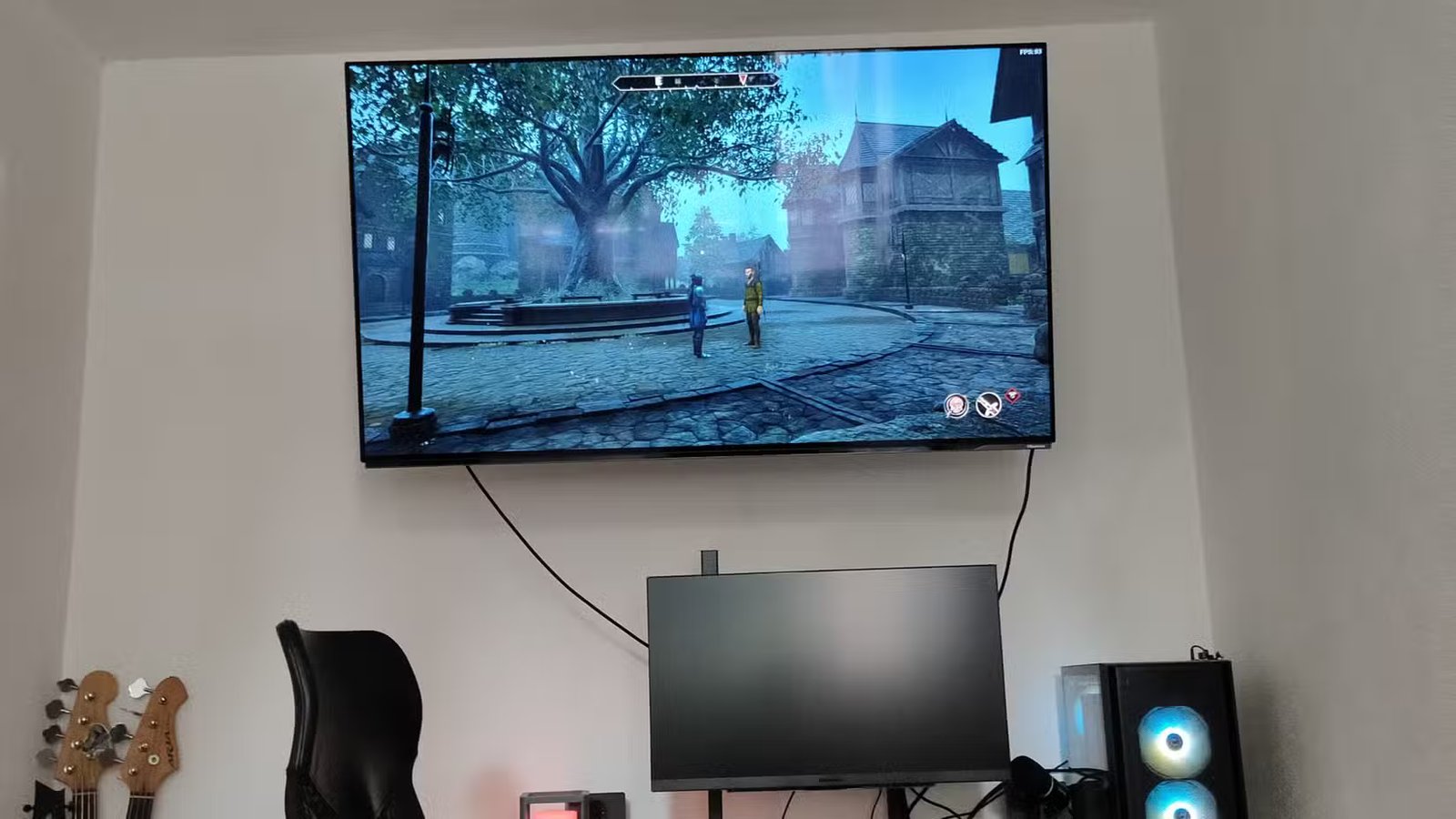 Le téléviseur OLED Hisense 55A85K 4K 120 Hz de 55 pouces connecté à un PC de jeu jouant à The Elder Scrolls IV : Oblivion Remastered.