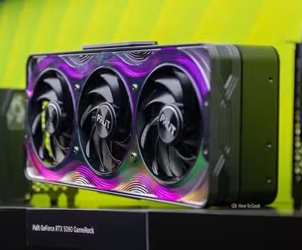 GPU Palit NVIDIA GeForce RTX 5090 affiché.