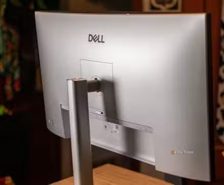 Face arrière du moniteur Dell Ultrasharp 27 Thunderbolt Hub-1