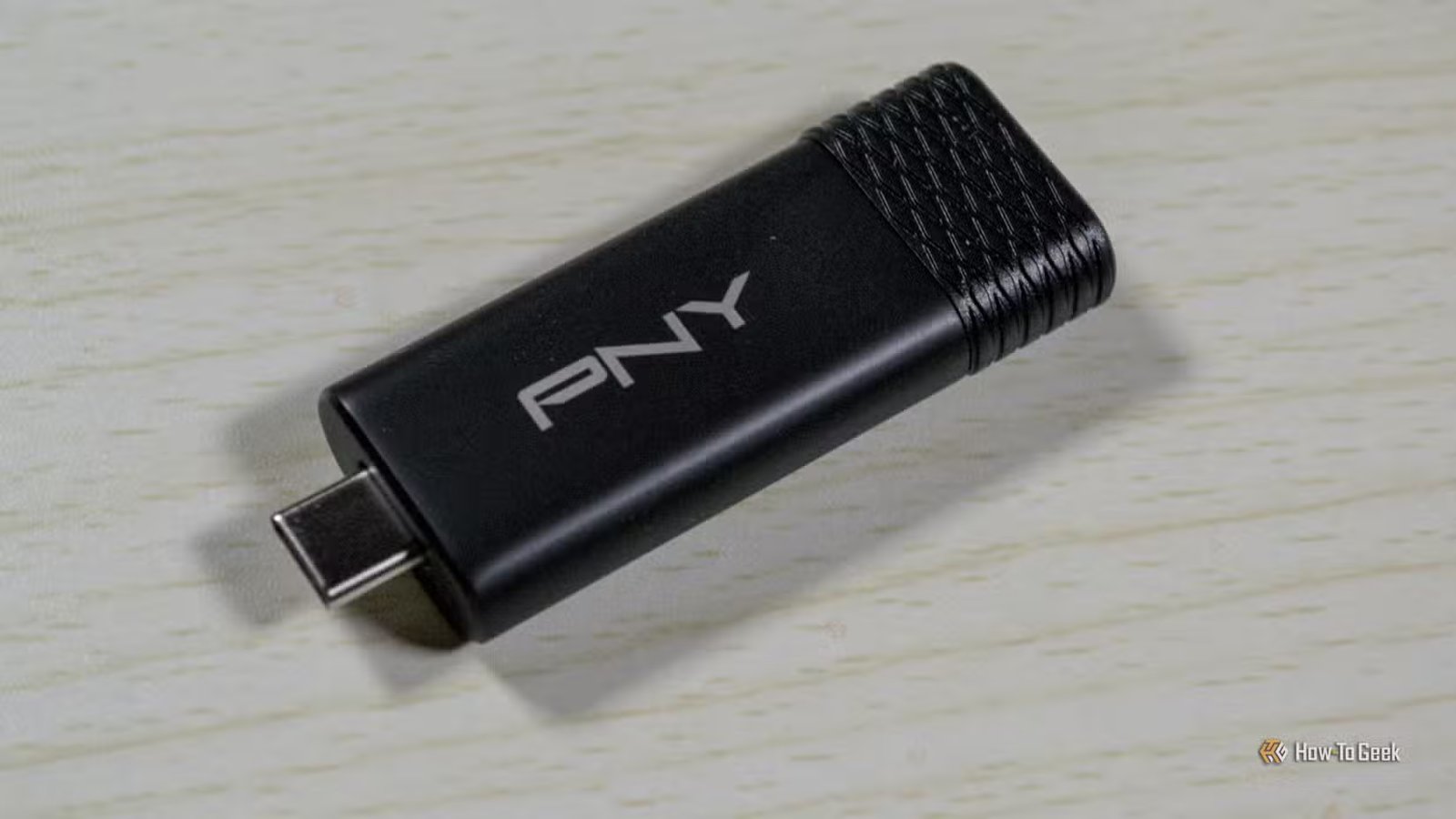 PNY Pro Elite V3 avec le port USB-C 3.2 étendu.
