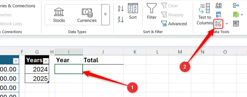 Une cellule dans Excel intitulée « Année » est sélectionnée et le bouton Validation des données est mis en surbrillance.