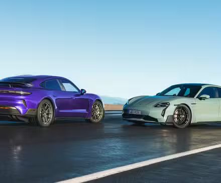 Plans 3/4 avant et arrière d'une Porsche Taycan et Taycan Turbo GT 2025