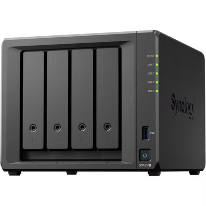 Synology DS425+ sur fond blanc.