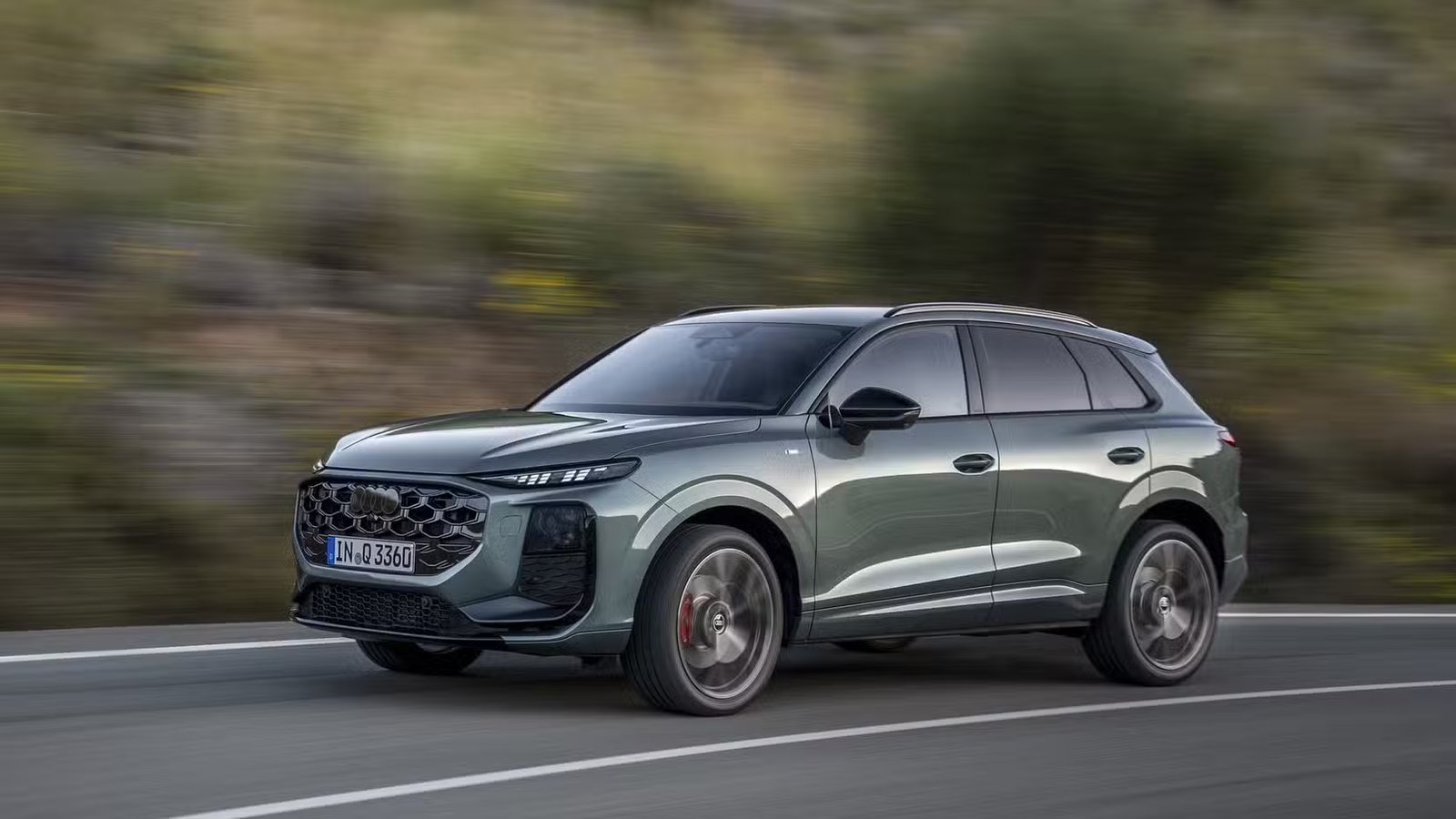 Plan 3/4 avant d'une Audi Q3 2026