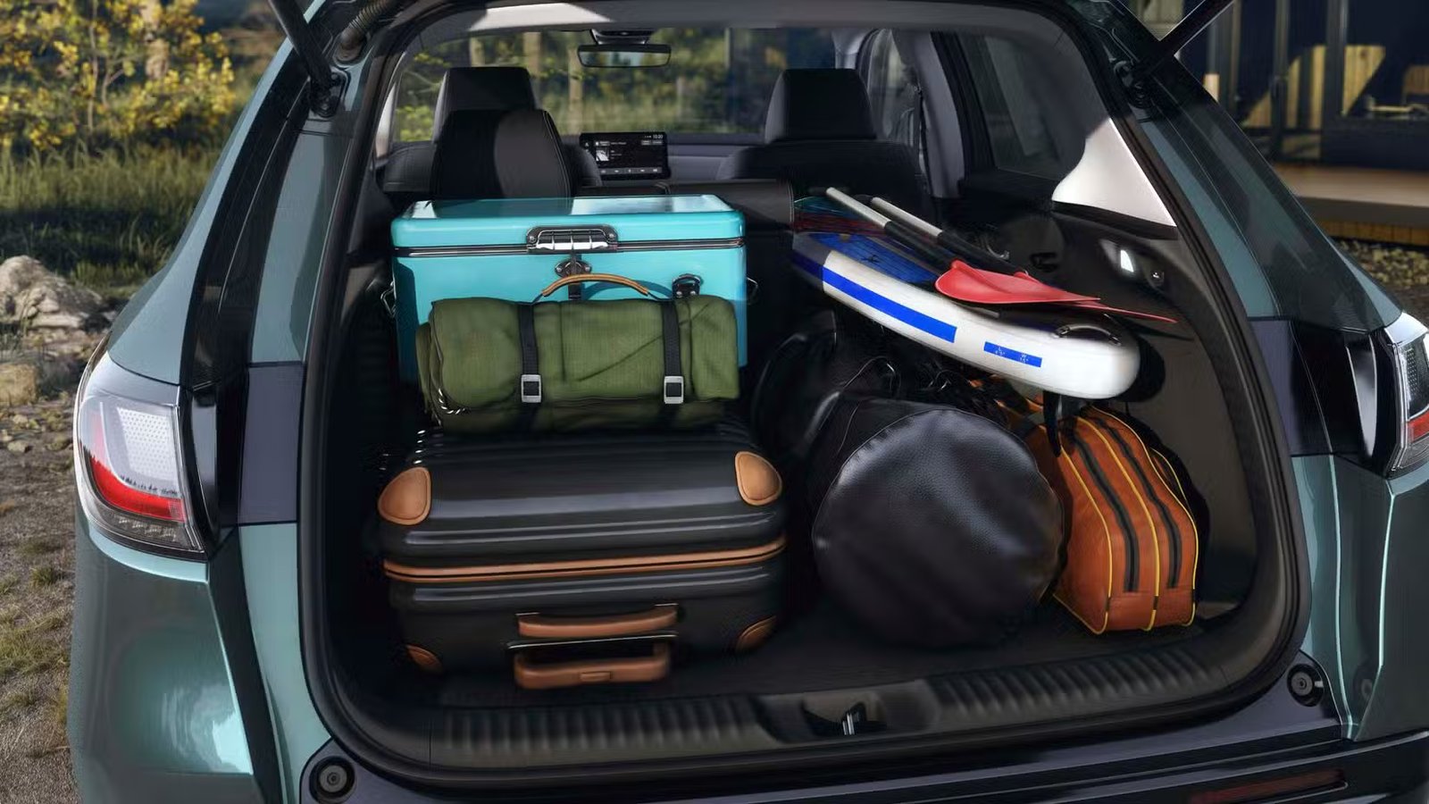 Prise de vue à l'intérieur du coffre d'un Honda HR-V 2026 rempli d'équipement.