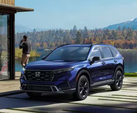 Plan 3/4 avant d'un Honda CR-V Sport Touring 2023