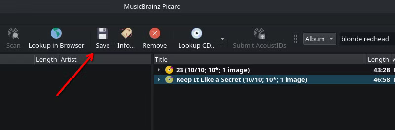 Une flèche rouge pointant vers le bouton Enregistrer sur MusicBrainz Picard.