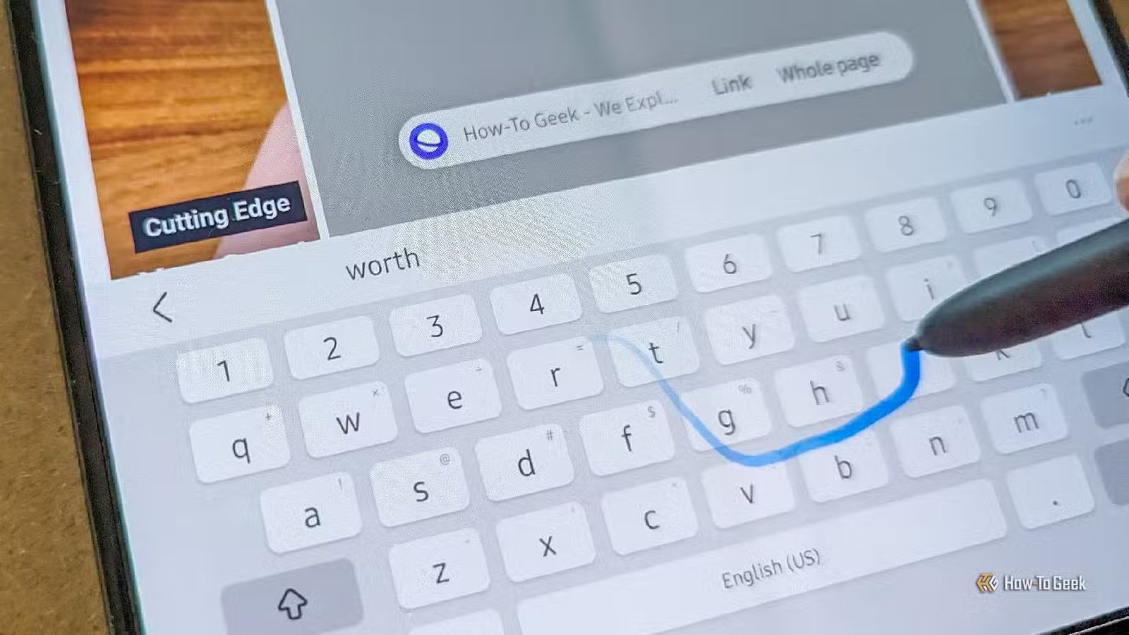 Faire glisser un clavier virtuel pour taper avec un S Pen sur un Galaxy Z Fold 5.