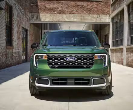 Prise de vue frontale d'un Ford Maverick 2025