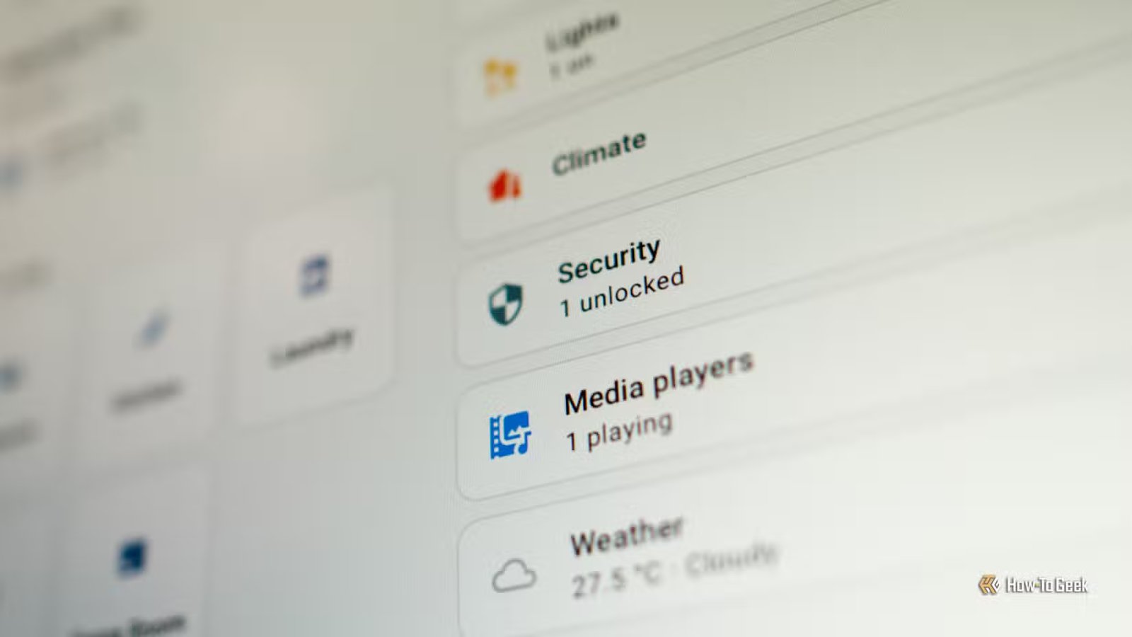 Tableau de bord Home Assistant avec sécurité mise en évidence.