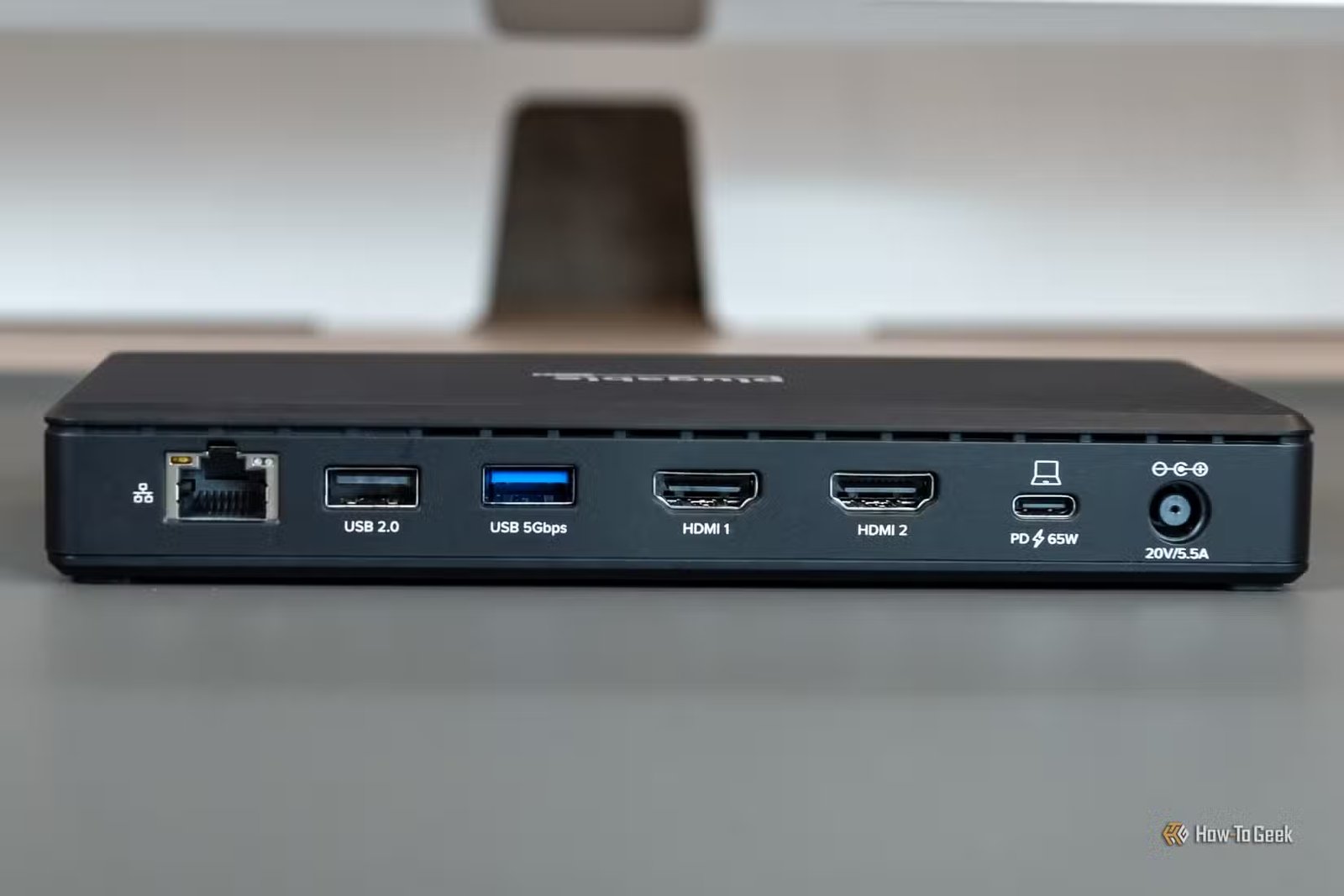 Ports à l'arrière de la station d'accueil USB C double HDMI enfichable