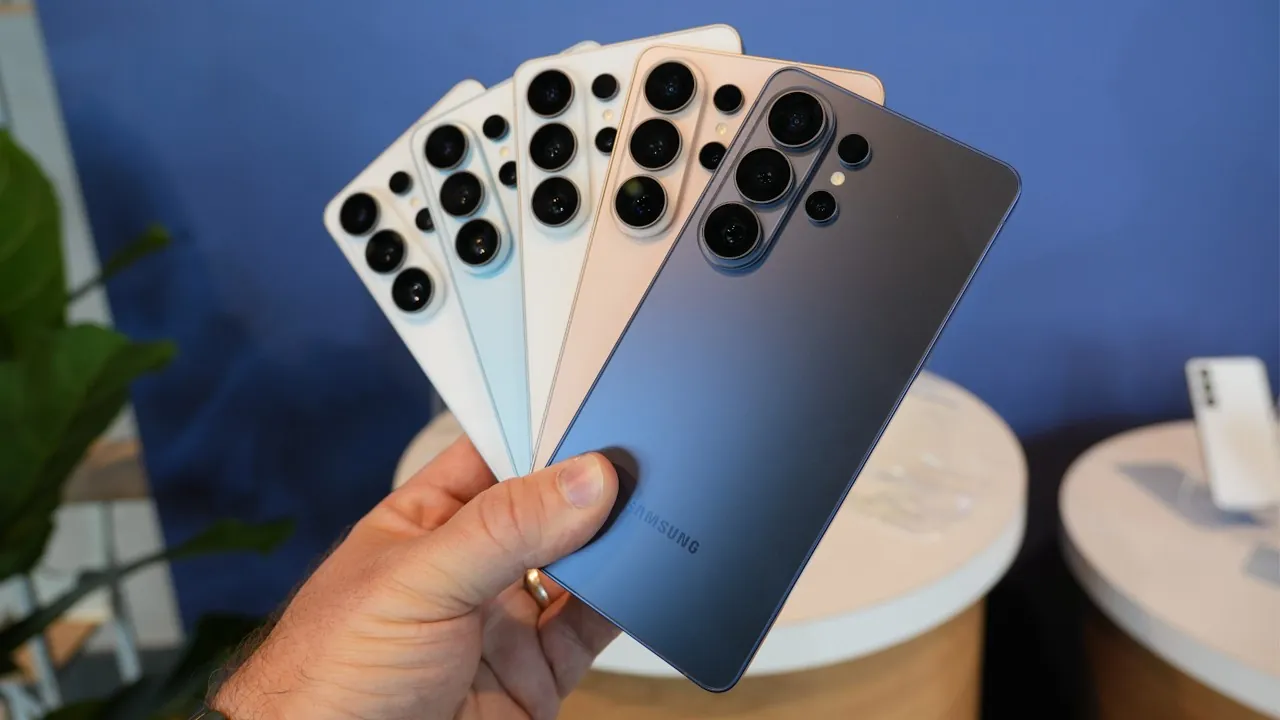 Gros plan de l'écran Proscaler du Galaxy S26 Ultra avec des couleurs vives et des visuels nets