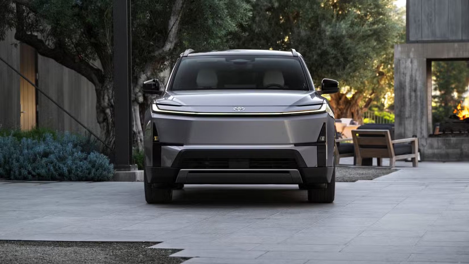 Plan avant statique d'un Toyota Highlander Limited 2027.