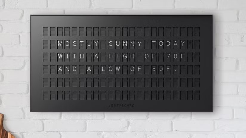 Grand écran flip-dot original de Vestaboard.