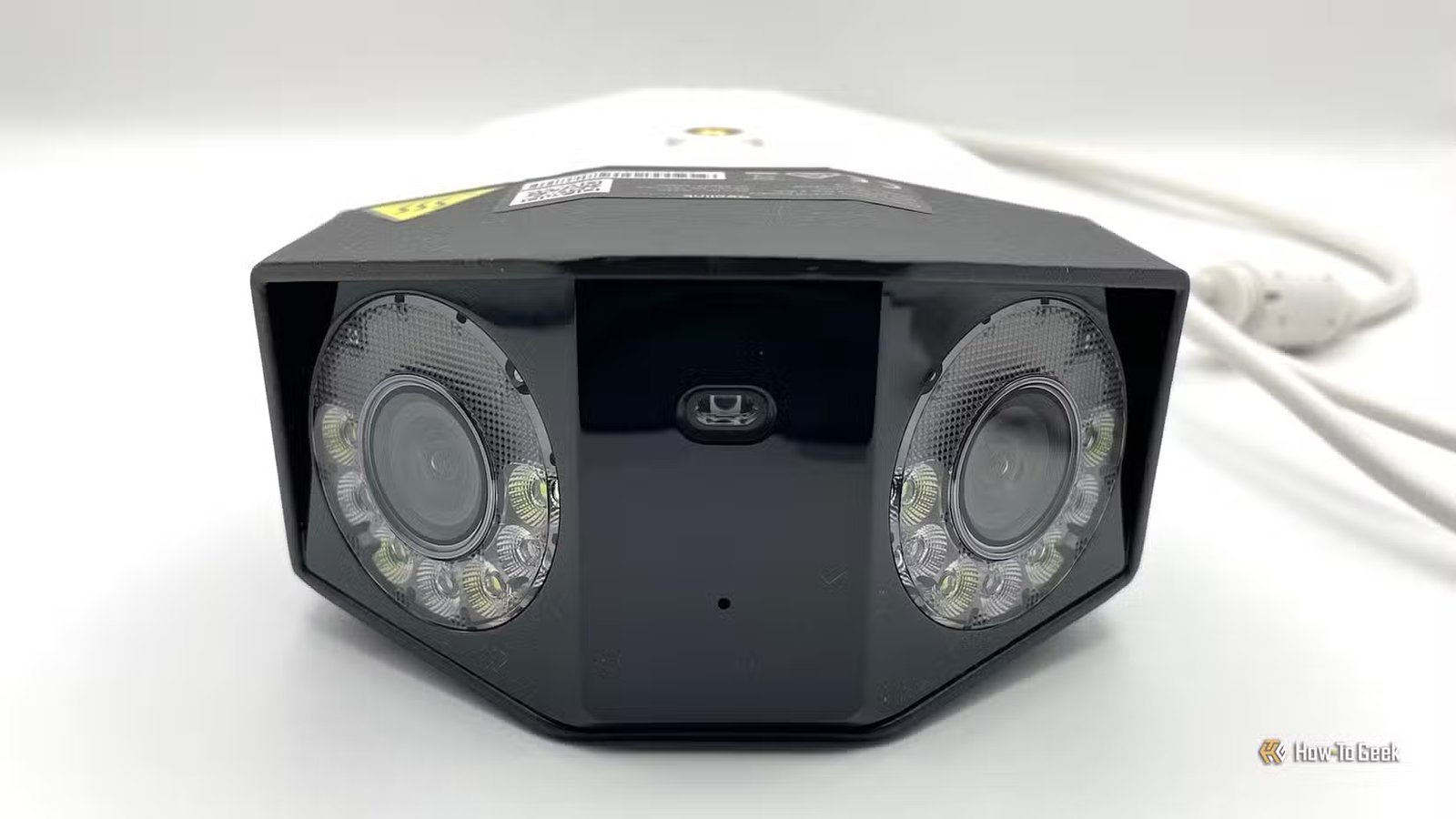 La face avant du Reolink Duo 3 WiFi.