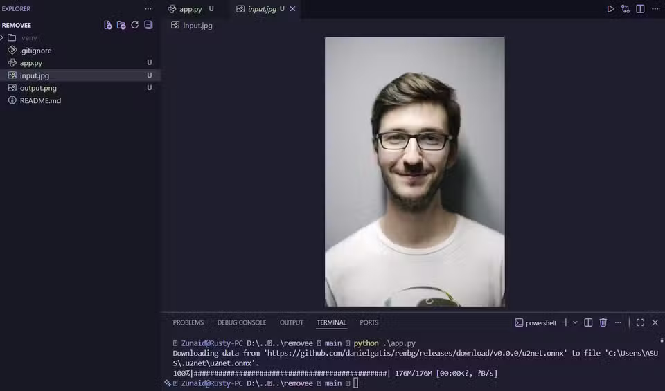 Un exemple d'image avant de passer par le script de suppression d'arrière-plan Python.