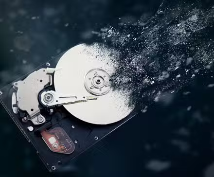 Un disque dur mécanique en désintégration. 
