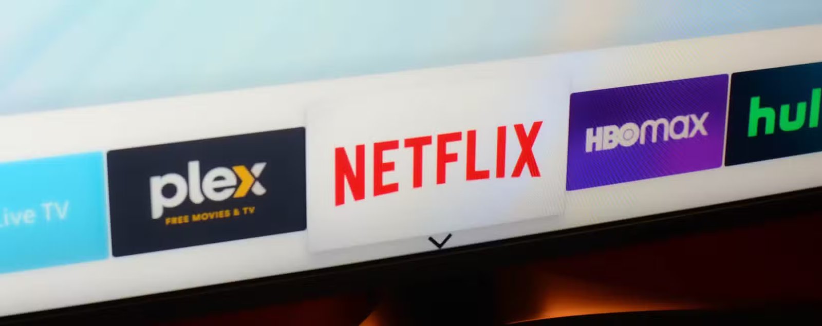 Plusieurs applications de télévision en streaming différentes vues sur un écran de télévision.