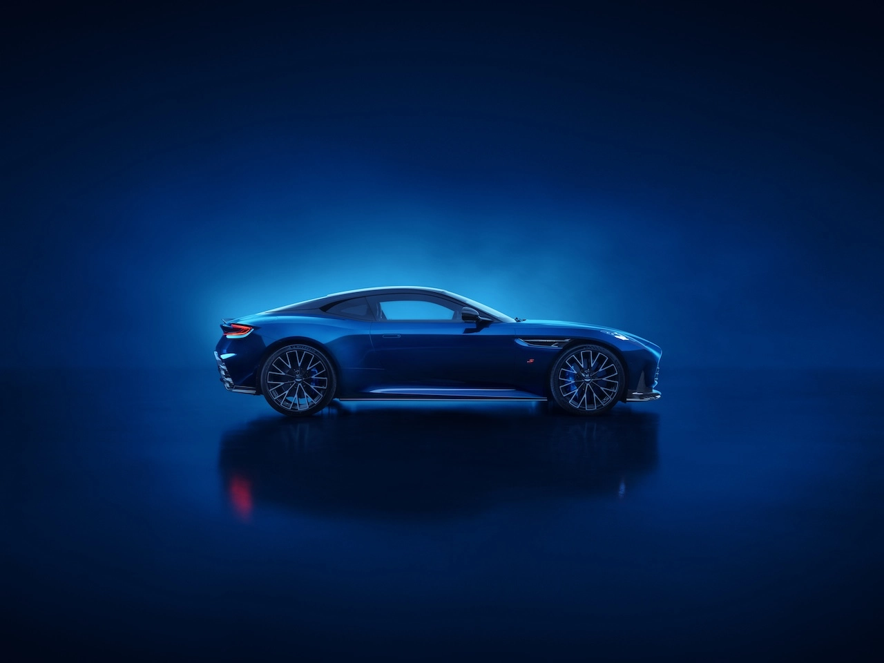 Aston Martin DB12S