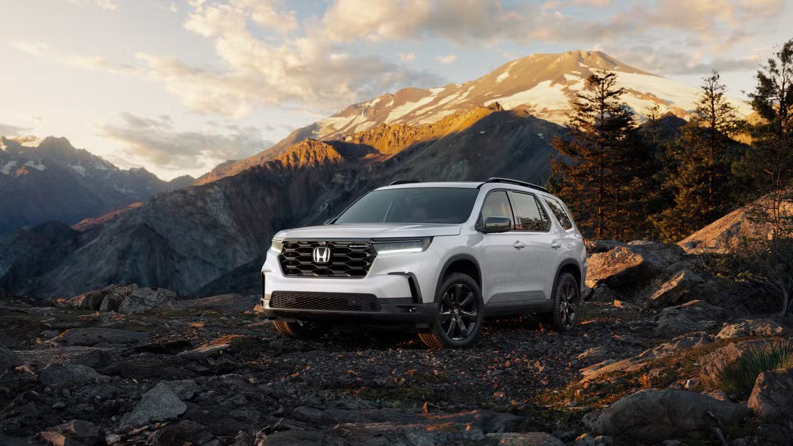 Plan 3/4 avant d'un Honda Pilot Black Edition 2025