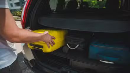 Emballer vos bagages dans un SUV pour voyager