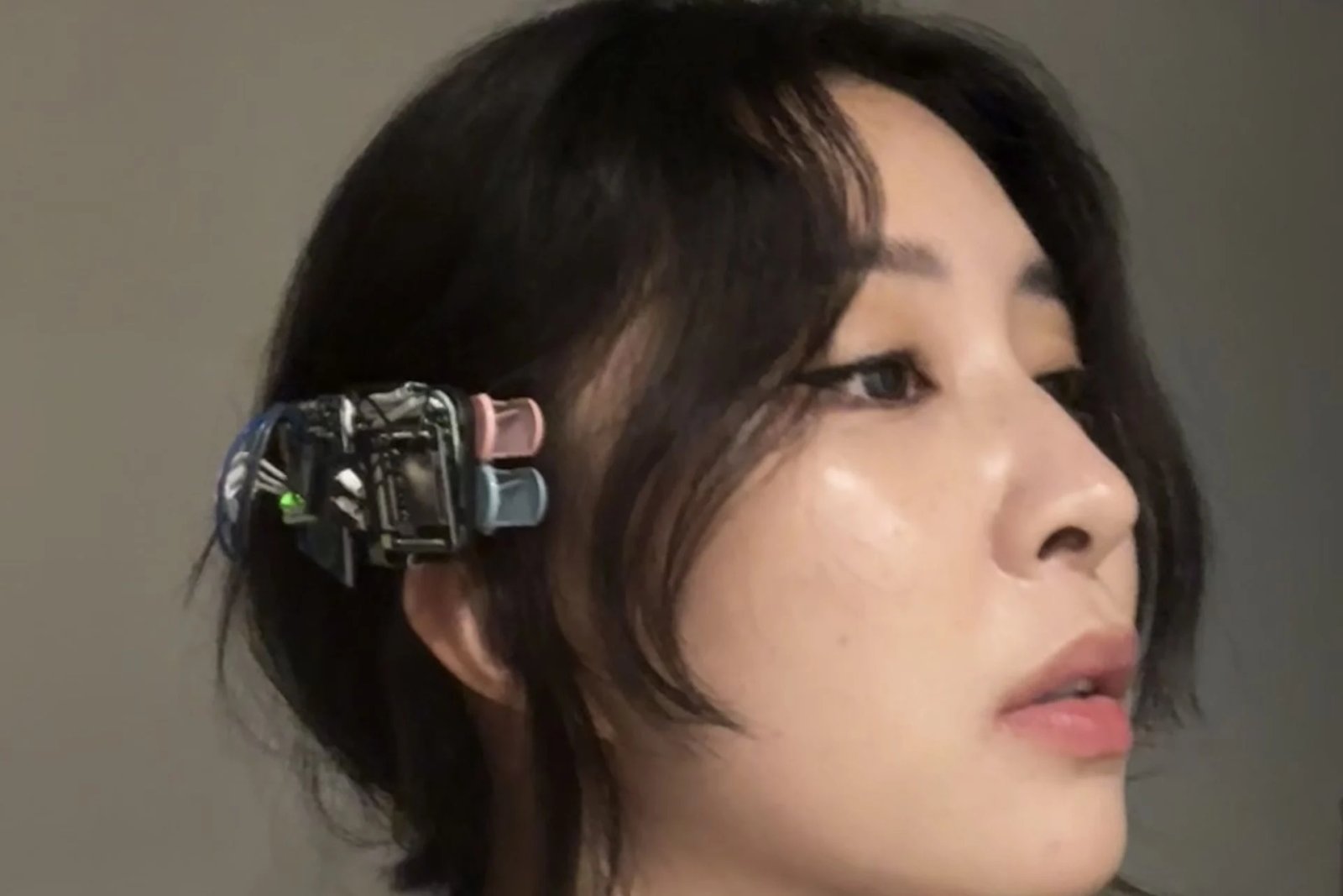 Caméra pince à cheveux 