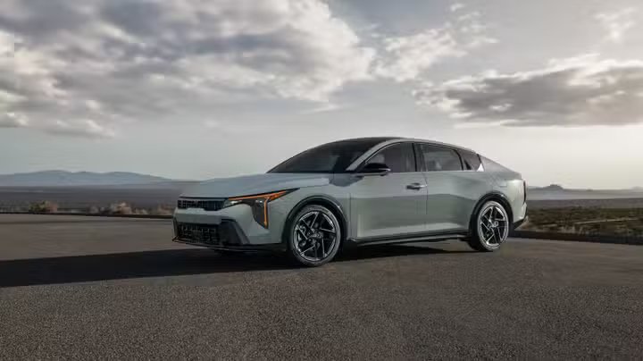 2025-kia-k4-conduite-exterieure-1.jpg