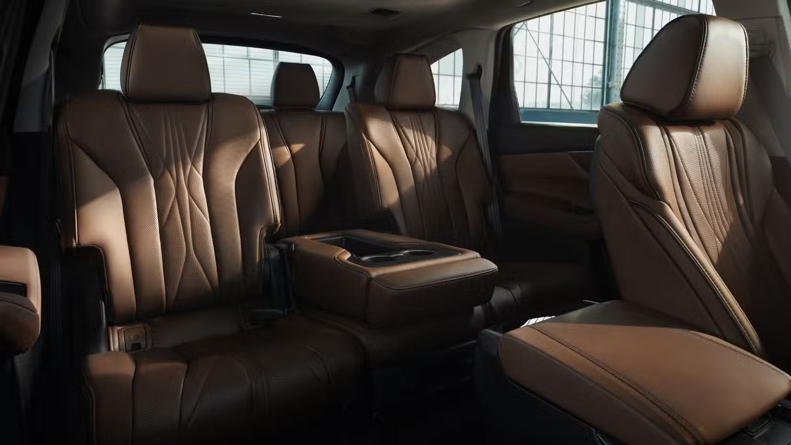 Plan de l'intérieur de l'habitacle d'une Acura MDX 2025 avec groupe Advance, montrant l'intérieur en cuir beige.