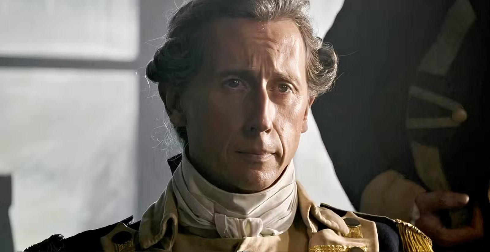 Nicholas Rowe dans le rôle de George Washington à Washington.
