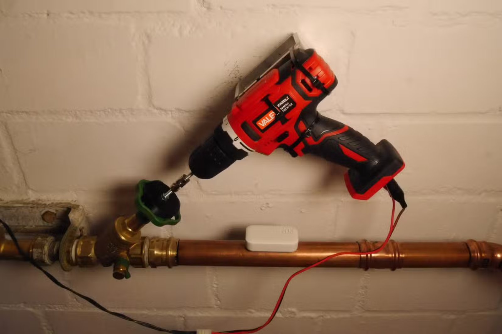 Arrêt d'eau automatisé avec capteur de fuite pour un projet Raspberry Pi.