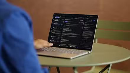 Microsoft Surface Laptop 8 (13,8 pouces) avec écran de confidentialité