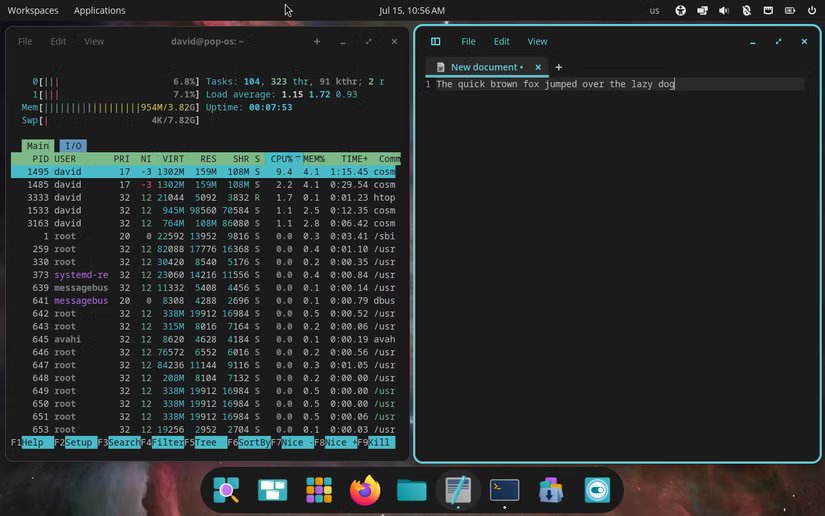 Terminal COSMIC exécutant htop en mosaïque côte à côte avec l'éditeur sur Pop!_OS.