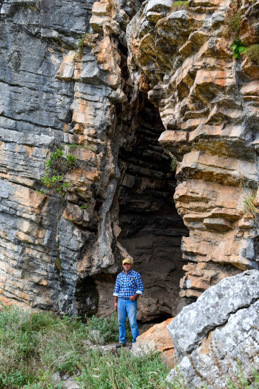 Cloggs Cave Gunai Kurnai Oncle aîné Russell Mullet