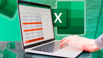 Un ordinateur portable avec l'application Microsoft Excel.
